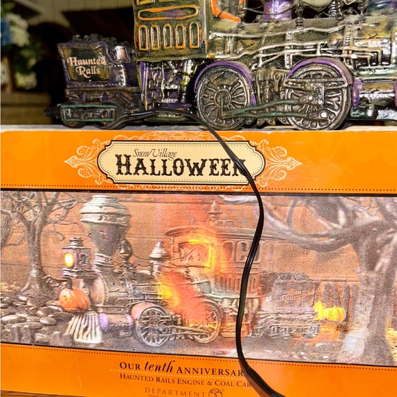 Debt 56 • Halloween • Haunted Rails Engine & Coal Car • Video • W/Box - Picture 3 of 13